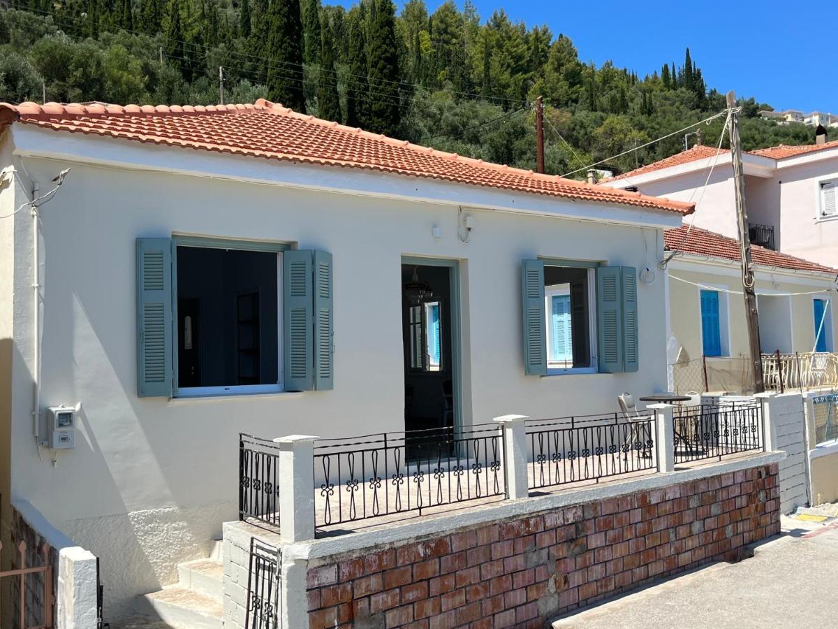 Modern Cottage On The Sea Vathy  Exterior photo